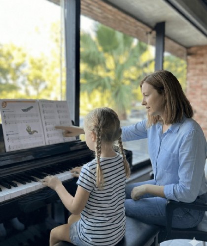 Müzik Öğretmeni
