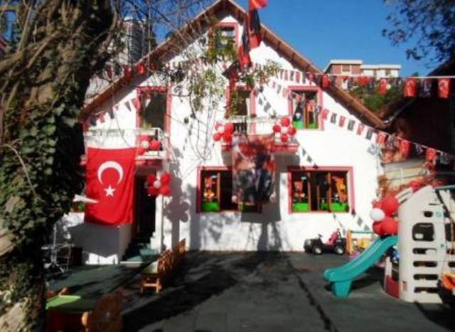 Özel Neşeli Ayaklar Anaokulu